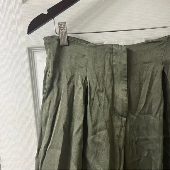 Zara women’s olive green wide leg cropped satin trouser pants - Picture 3 of 4